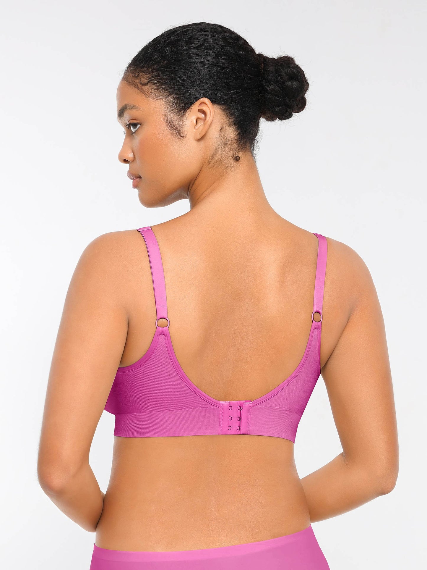 Seamless Luxe Comfort Bra - With Pads & Back Closure